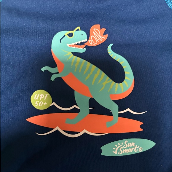 Sun Smart Kid's Surfing Dinosaur Rash Guard Swim Tee Size Boy S or M New - Picture 5 of 8